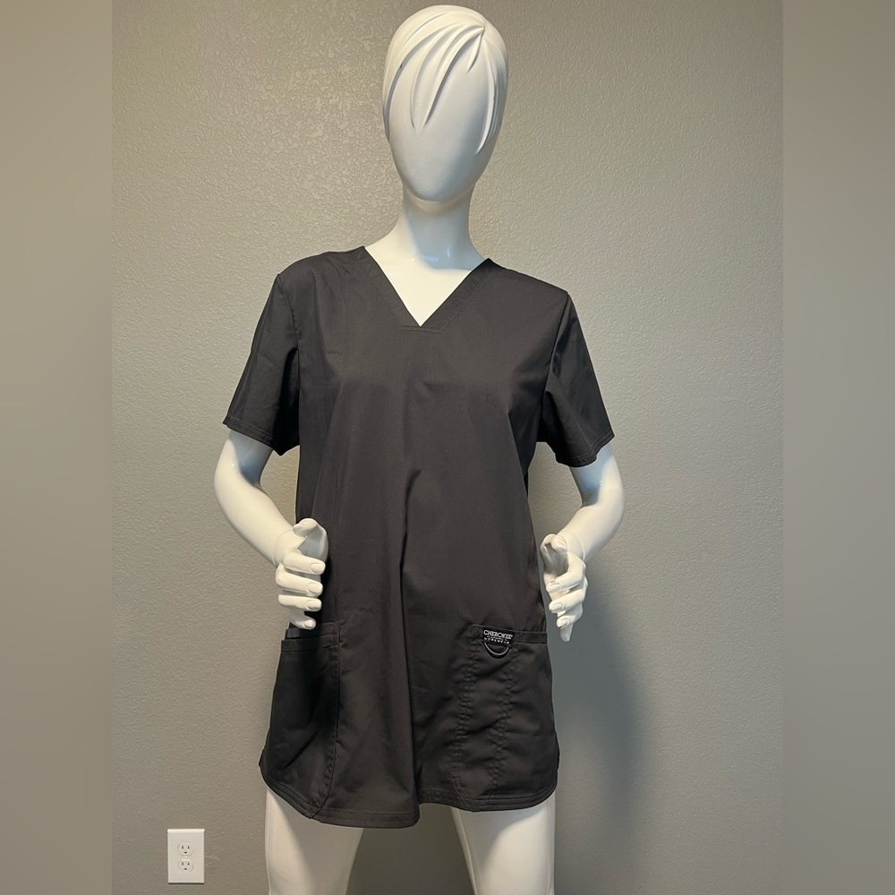 Cherokee Workwear Revolution
Women's V-Neck Scrub Top Size L